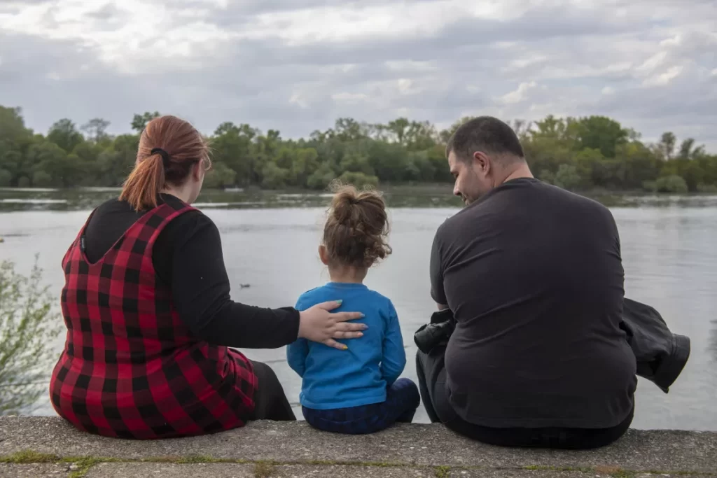 Descubra como abordar o tema da morte com sua família, fortalecer laços e garantir paz de espírito em momentos difíceis.